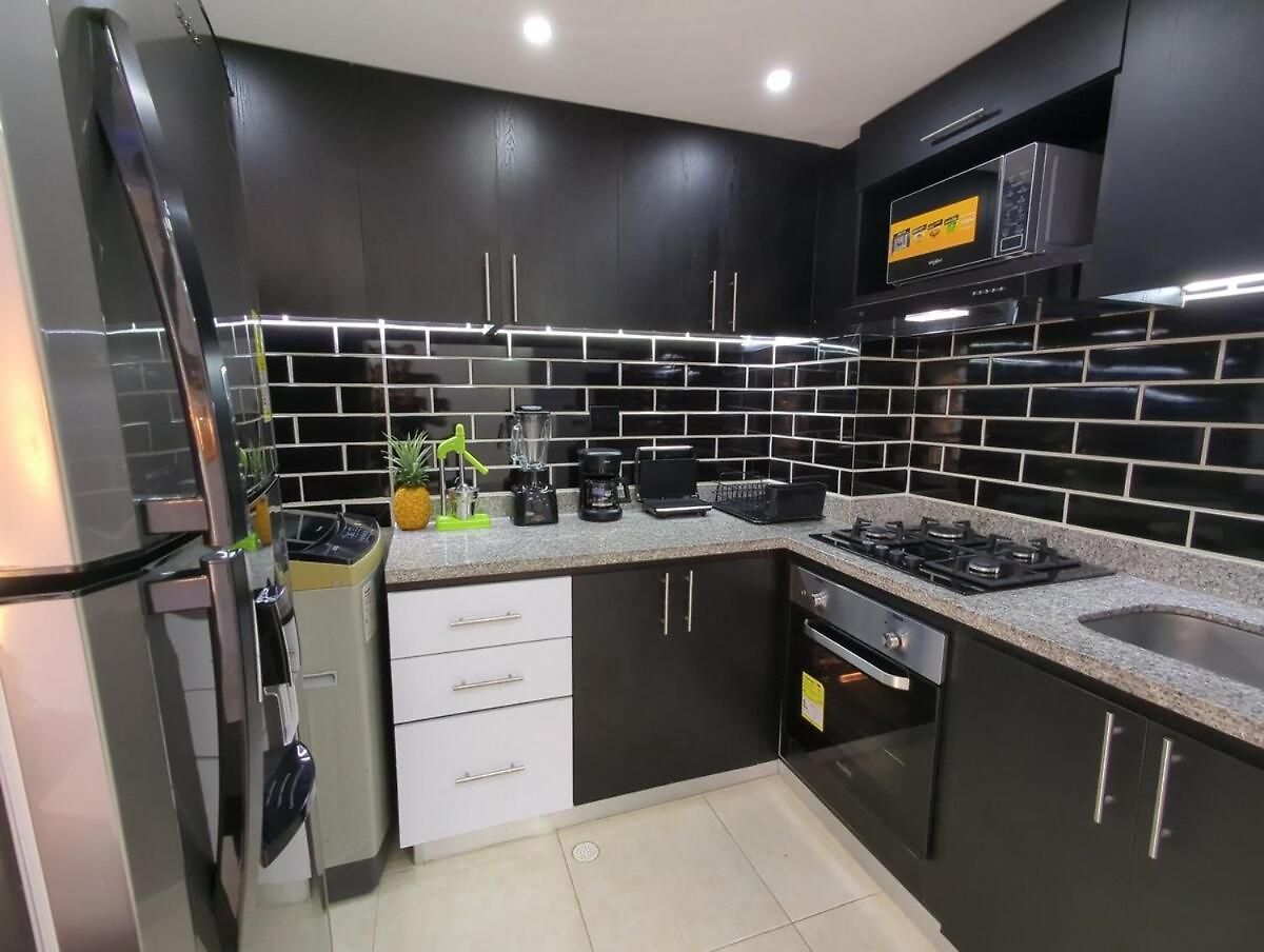 18th-floor With A View, 3 Bedrooms, Near The Airport