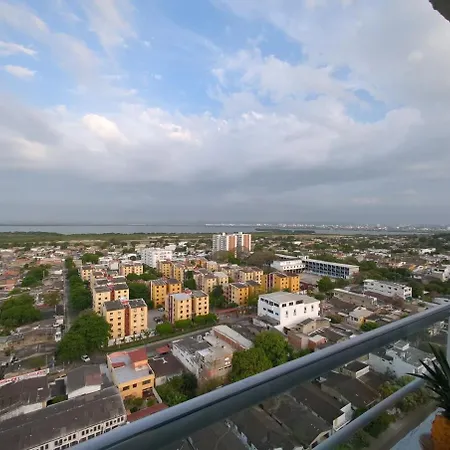 Apartamento 18th-floor With A View, 3 Bedrooms, Near The Airport *
