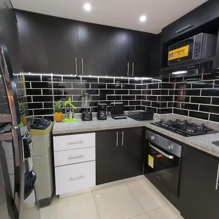 18th-floor With A View, 3 Bedrooms, Near The Airport